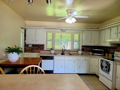 433 Zephyr Ave, Erie, PA 16505 - photo 4