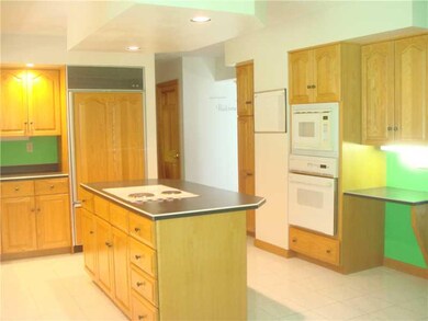 Kitchen. Jenn Air appliances are in the kitchen--E