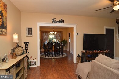 713 Wayne Ave, Reading, PA 19611 - photo 5