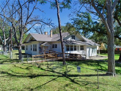 1111 N Adams St, Beeville, TX 78102 - photo 5