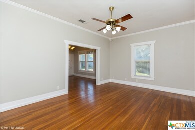 609 E Weinert St, Seguin, TX 78155 - photo 6