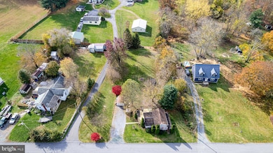 10192 Calimer Dr, Waynesboro, PA 17268 - photo 2