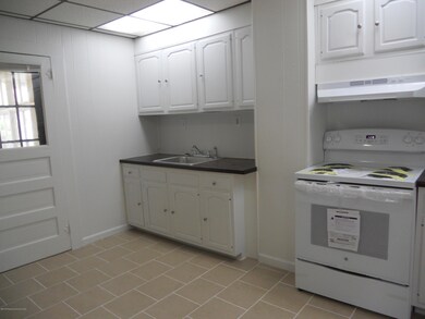 1212 Hampton St, Scranton, PA 18504 - photo 4