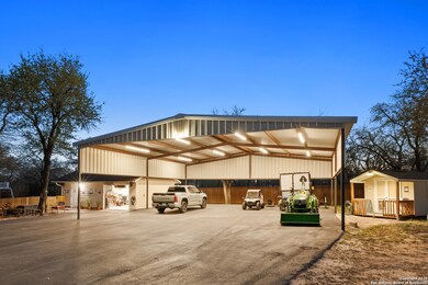 44' x 44' carport w/ air conditioned workshop