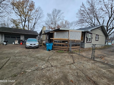 742 E Smith St, Springfield, MO 65803 - photo 6