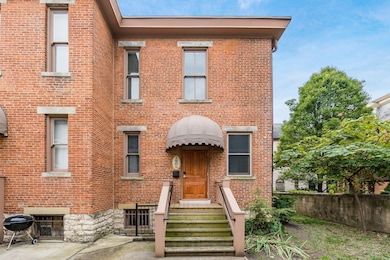 390 E Town St unit 1/2, Columbus, OH 43215 - photo 2