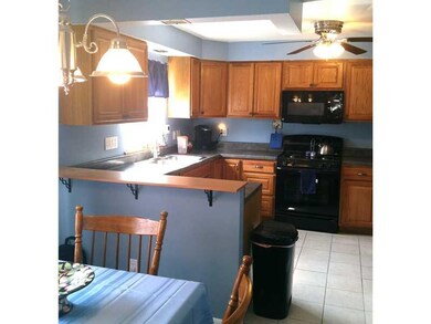Kitchen. Updated kitchen, ceramic floor. All appli