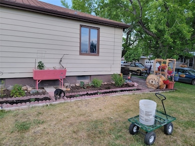 415 Jimmy Ave, Shelby, MT 59474 - photo 3
