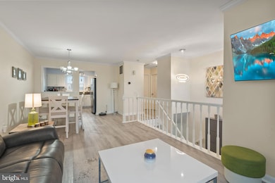 10529 Reeds Landing Cir, Burke, VA 22015 - photo 4