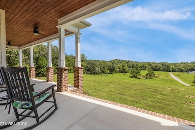 525 Basil Fugate Rd, Spring City, TN 37381 - photo 7