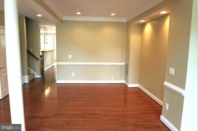 10357 Fitzpatrick Ln, Oakton, VA 22124 - photo 7