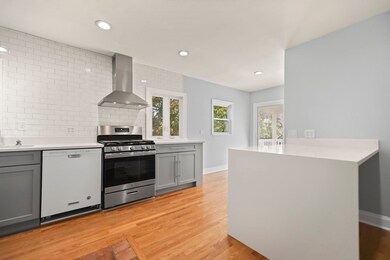 1004 South St unit 2, Roslindale, MA 02131 - photo 2