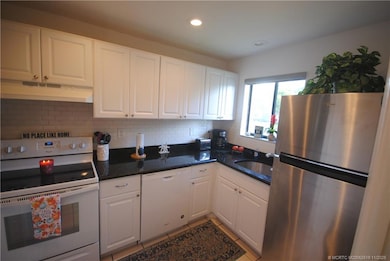 5333 SE Miles Grant Rd unit I104, Stuart, FL 34997 - photo 5