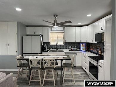 560 Hillcrest Way, Green River, WY 82935 - photo 5