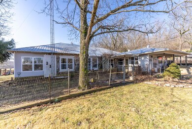 476 Acre land with a 2 bed 2 bath house0