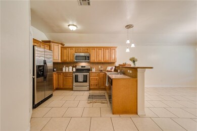 1116 Bryan Dr, Moore, OK 73160 - photo 7