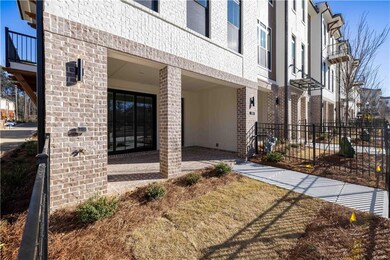 This END UNIT Benton offers a large covered patio - a great space for outdoor entertaining.