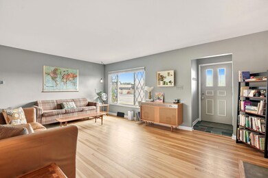 737 S Brinker Ave, Columbus, OH 43204 - photo 2