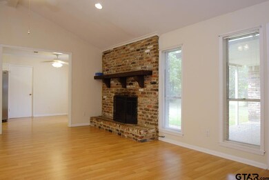 411 Boyd Ln, Tyler, TX 75703 - photo 2