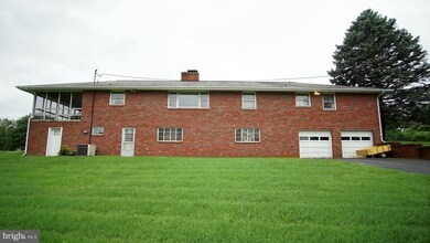 11313 Wacomor Dr, Germantown, MD 20876 - photo 2