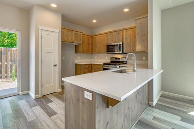 2911HemlockLn-041