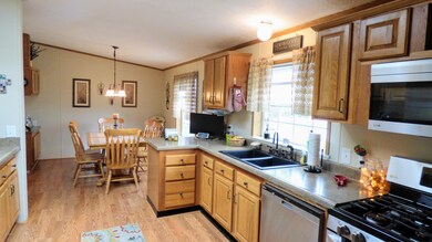 Kitchen/Dining Area