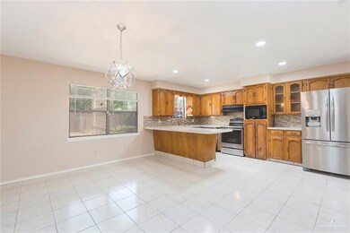 2504 Pecan Ave, McAllen, TX 78501 - photo 5