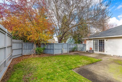 1070 Brookdale Ave, Medford, OR 97504 - photo 7