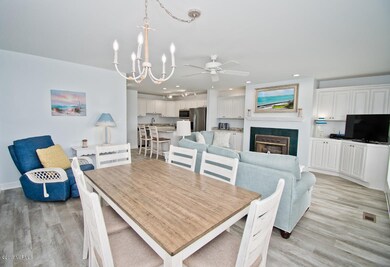 17B1 OR Dining Kitchen View