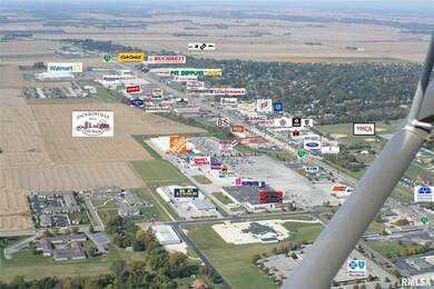 1689 W Morton Ave, Jacksonville, IL 62650 - photo 3