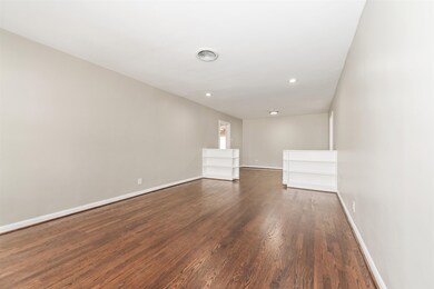1011 W 41st St, Houston, TX 77018 - photo 3