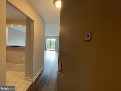 Hallmark Condominium unit 703, Alexandria, VA 22304 - photo 3