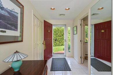 006-Foyer-4780580-medium