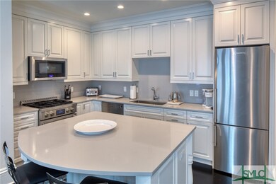 24 W Gordon Ln, Savannah, GA 31401 - photo 5