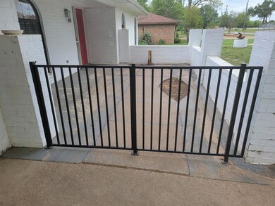 2611 W Highland Dr, Granbury, TX 76049 - photo 6