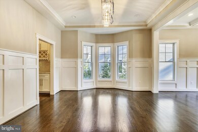 2136 Emilys Ln, Falls Church, VA 22043 - photo 7