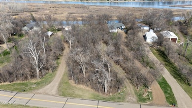 8460 Willow Rd N, Mandan, ND 58554 - photo 3