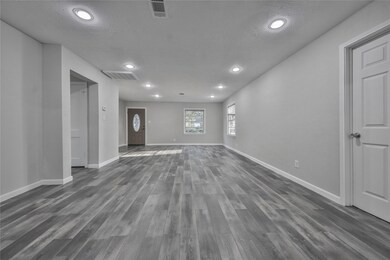 7535 Dixie Dr, Houston, TX 77087 - photo 5