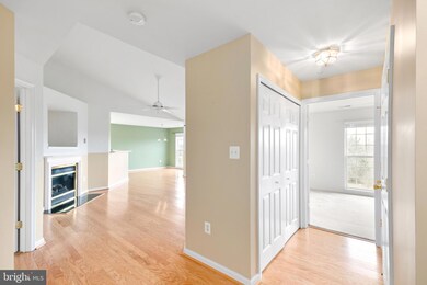 2100 Yates Dr unit 3D, Frederick, MD 21702 - photo 4