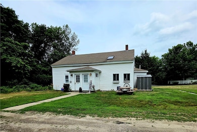 38 Erin Ln, Pascoag, RI 02859 - photo 2