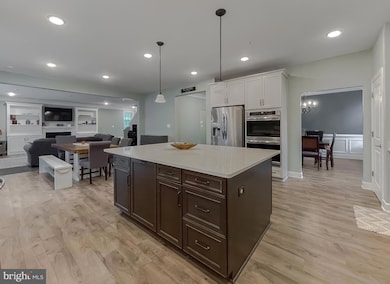 23381 Lilliflora Dr, California, MD 20619 - photo 7