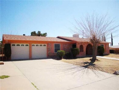 10821 Sombra Verde Dr, El Paso, TX 79935 - photo 2