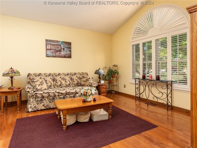 211 Frazier Way, Scott Depot, WV 25560 - photo 5