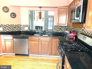 8302 Linden Oaks Ct, Lorton, VA 22079 - photo 4