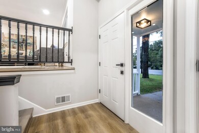 8905 Vernon View Dr, Alexandria, VA 22308 - photo 3