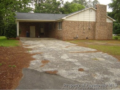 555 Lennox Dr, Fayetteville, NC 28303 - photo 2