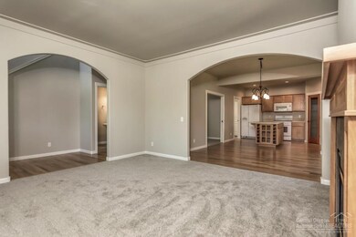 1554 NW Ivy Ave, Redmond, OR 97756 - photo 7