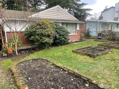 3701 SW 105th St, Seattle, WA 98146 - photo 2