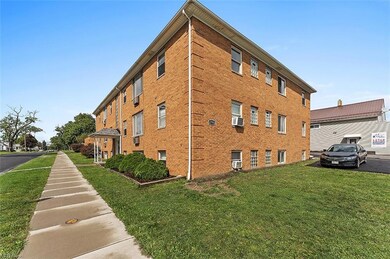 17703 Libby Rd unit 7, Maple Heights, OH 44137 - photo 4