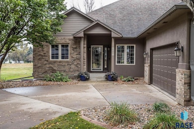 5116 S Saint Andrews Cir, Sioux Falls, SD 57108 - photo 2